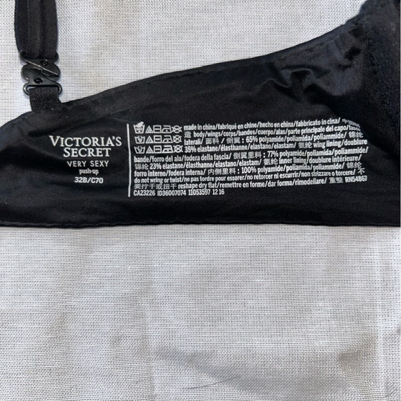 Black Victoria’s Secret push up bra size 32B - Picture 3 of 5